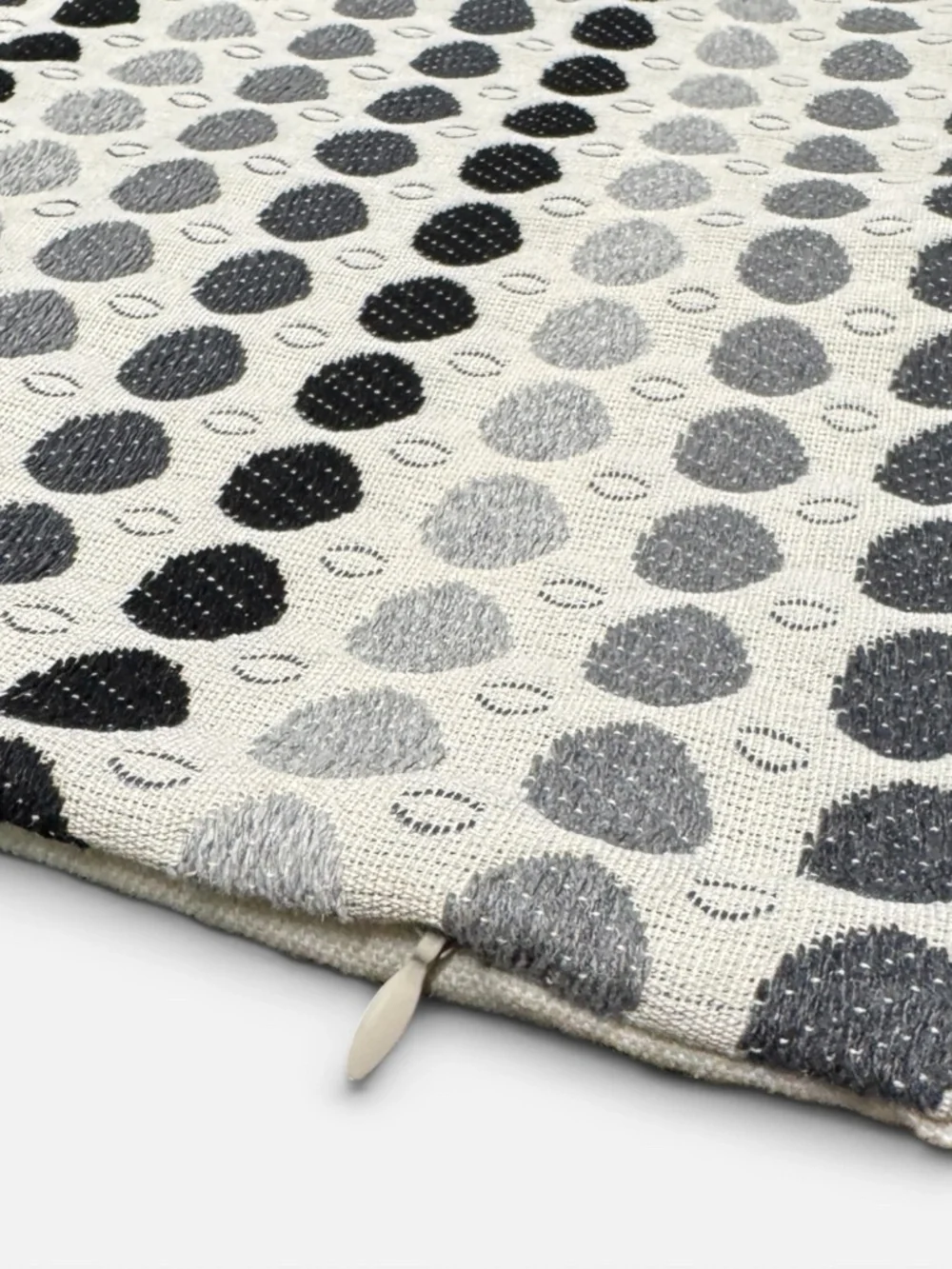 NWOT Set of 2 Black Gray White Polka Dot 20x20 Throw Pillow Covers
